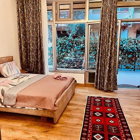 Comfy Studio In City Center Тирана Екстер'єр фото