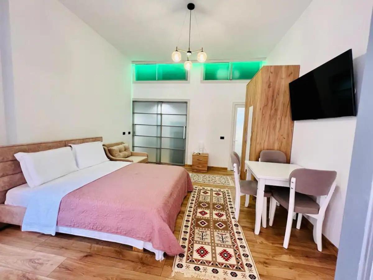 Comfy Studio In City Center Тирана Екстер'єр фото