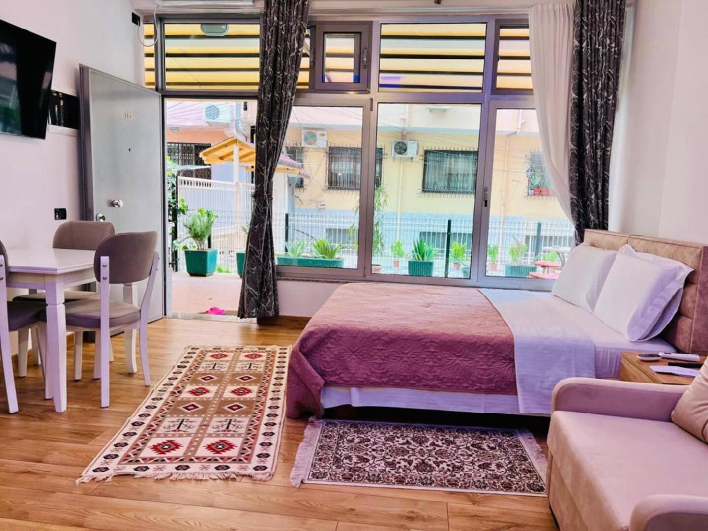 Comfy Studio In City Center Тирана Екстер'єр фото