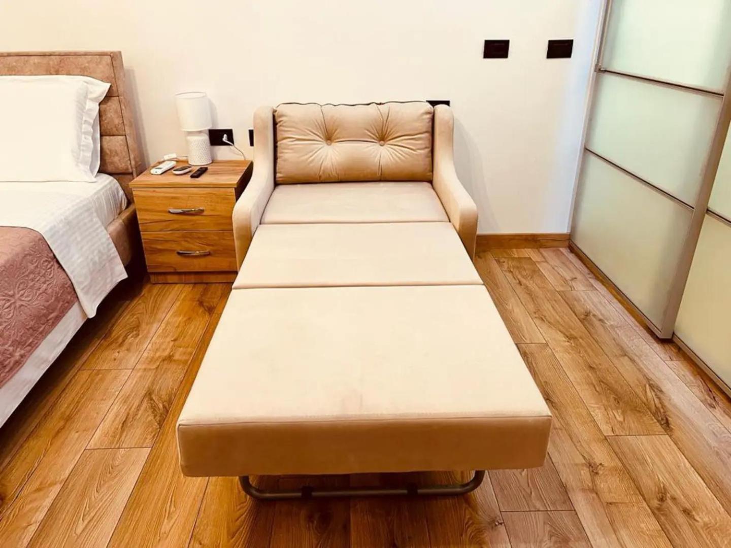 Comfy Studio In City Center Тирана Екстер'єр фото