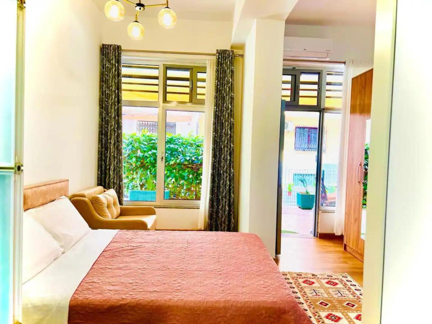 Comfy Studio In City Center Тирана Екстер'єр фото