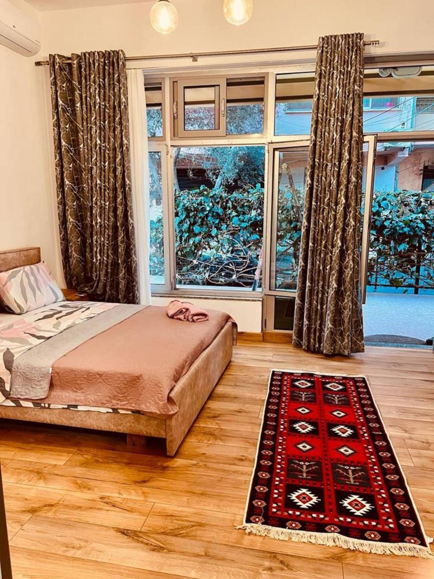 Comfy Studio In City Center Тирана Екстер'єр фото